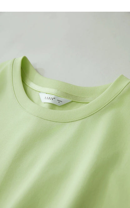 Damen T-Shirt im minimalistischen Design mit Rundhalsausschnitt und kurzen Ärmeln