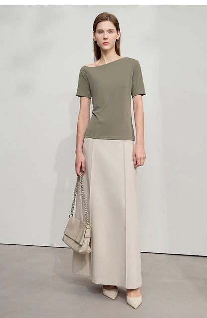 Damen T-Shirt im minimalistischen Stil mit klassischer Slim Fit Passform