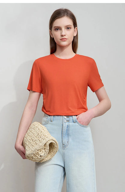 Damen Sommer-T-Shirt im minimalistischen Stil mit schmalem O-Ausschnitt und kurzen Ärmeln