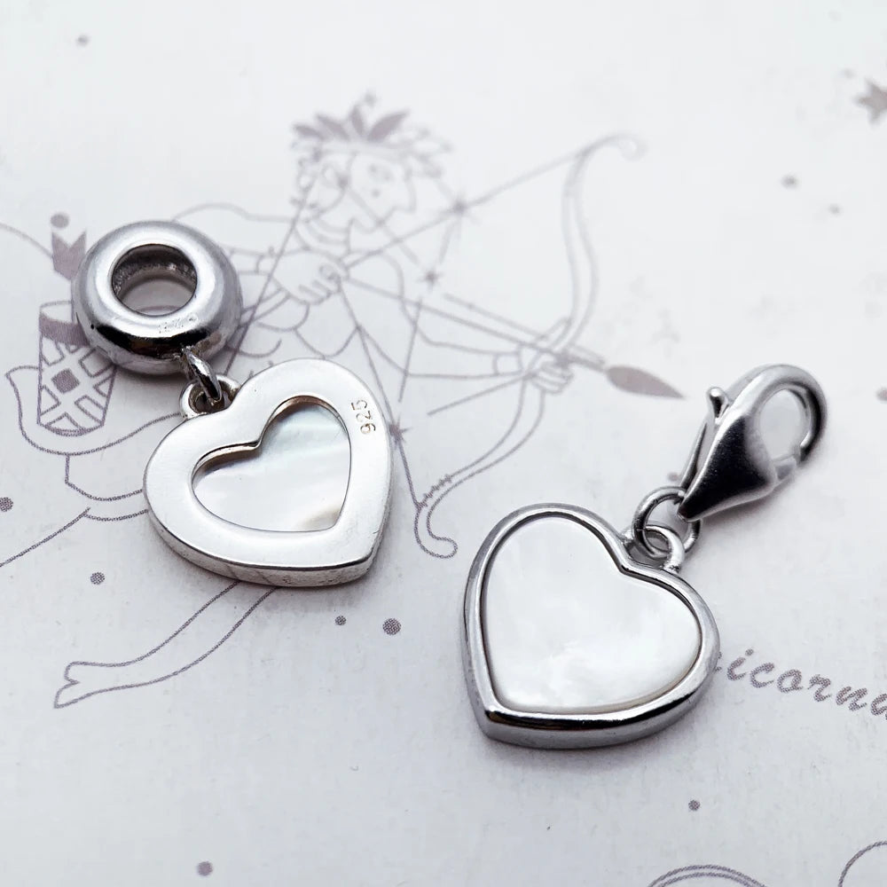 Paar herzförmige Anhänger aus 925 Sterlingsilber mit Öse und Karabiner