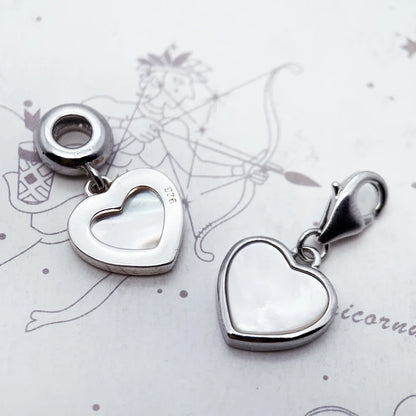 Paar herzförmige Anhänger aus 925 Sterlingsilber mit Öse und Karabiner