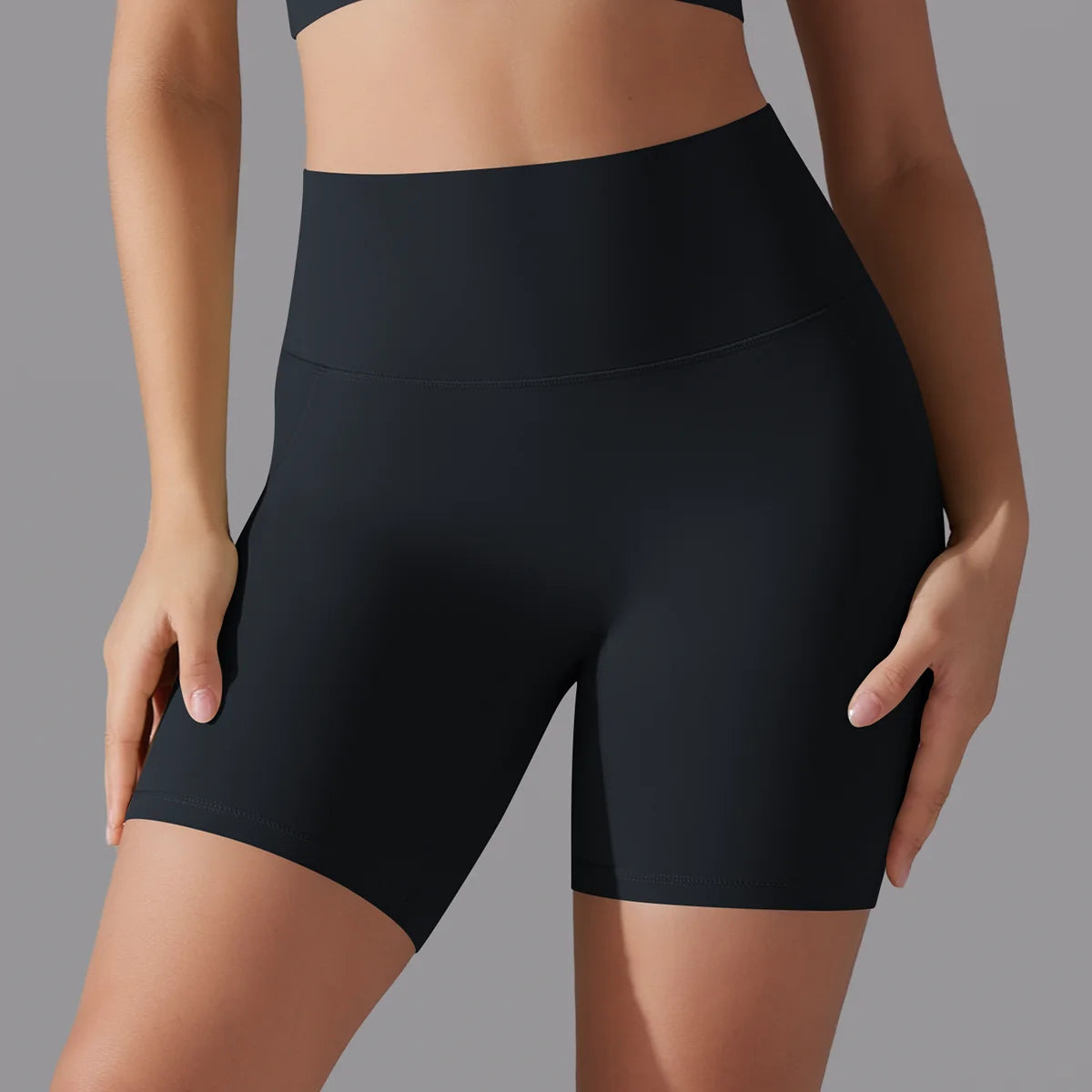Sport-Shorts für Damen, schwarz, figurbetont mit breitem Bund