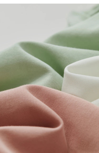 Damen T-Shirt im Minimalismus-Stil mit Kunstdruck und Stickerei für den Herbst