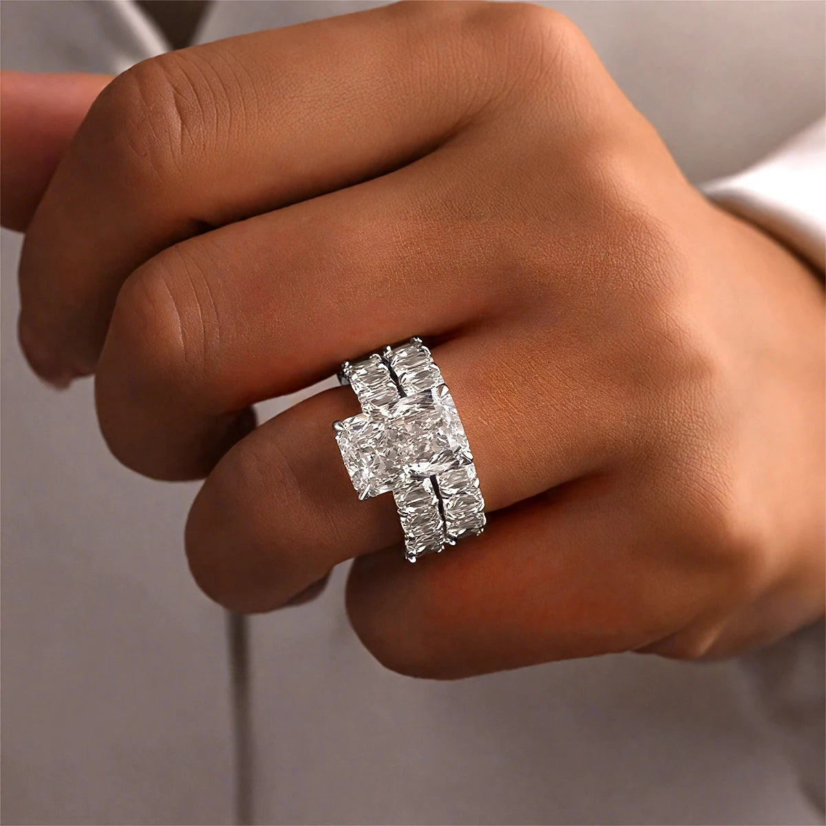 Damen-Verlobungsring Aus 925er Sterlingsilber Mit Radiant-Cut Moissanite 5 Karat Farbe D VVS GRA Zertifiziert