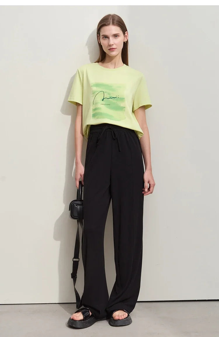 Damen T-Shirt im Minimalismus-Stil mit O-Ausschnitt und Stickerei