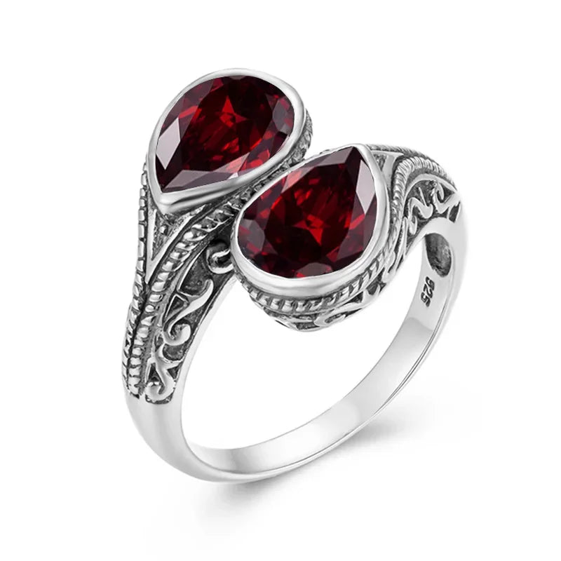 Damen-Ring aus Silber 925 mit zwei Granatsteinen im Vintage Gotischen Stil Eleganter Verlobungs- oder Jubiläumsschmuck