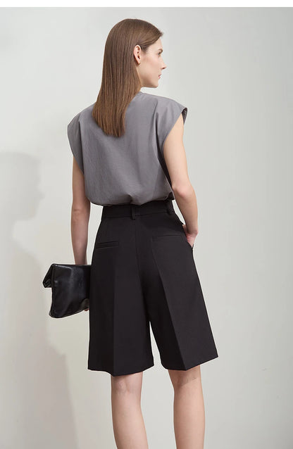 Damen Shorts im minimalistischen Stil mit Tasche für den Sommer