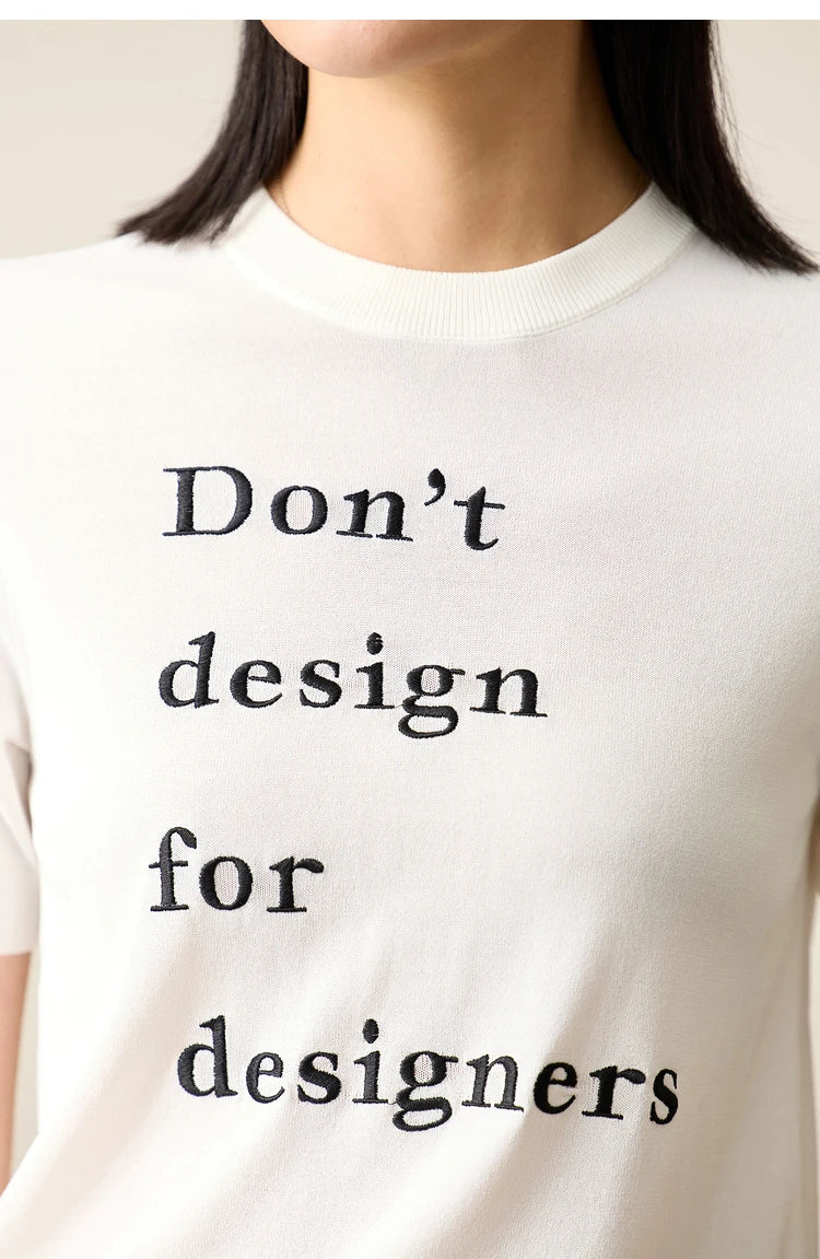 Damen Top im Minimalismus-Stil mit O-Ausschnitt und kontrastierenden Farben