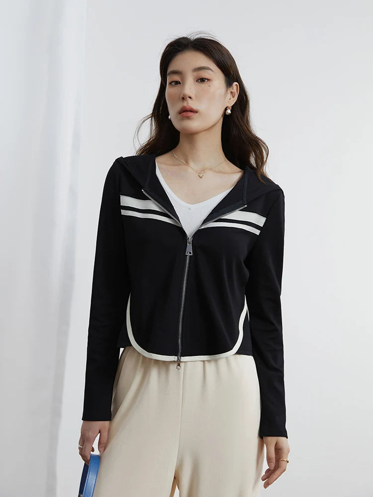 Kurzes Damen-Strickshirt mit kurzen Ärmeln – hautfreundlich, bequem und vielseitig für den Sommer