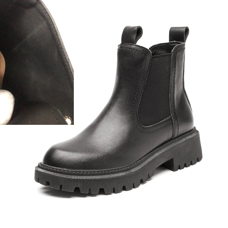 Damen-Chelsea-Boot aus schwarzem Leder mit seitlichem Elastikeinsatz und Profilsohle