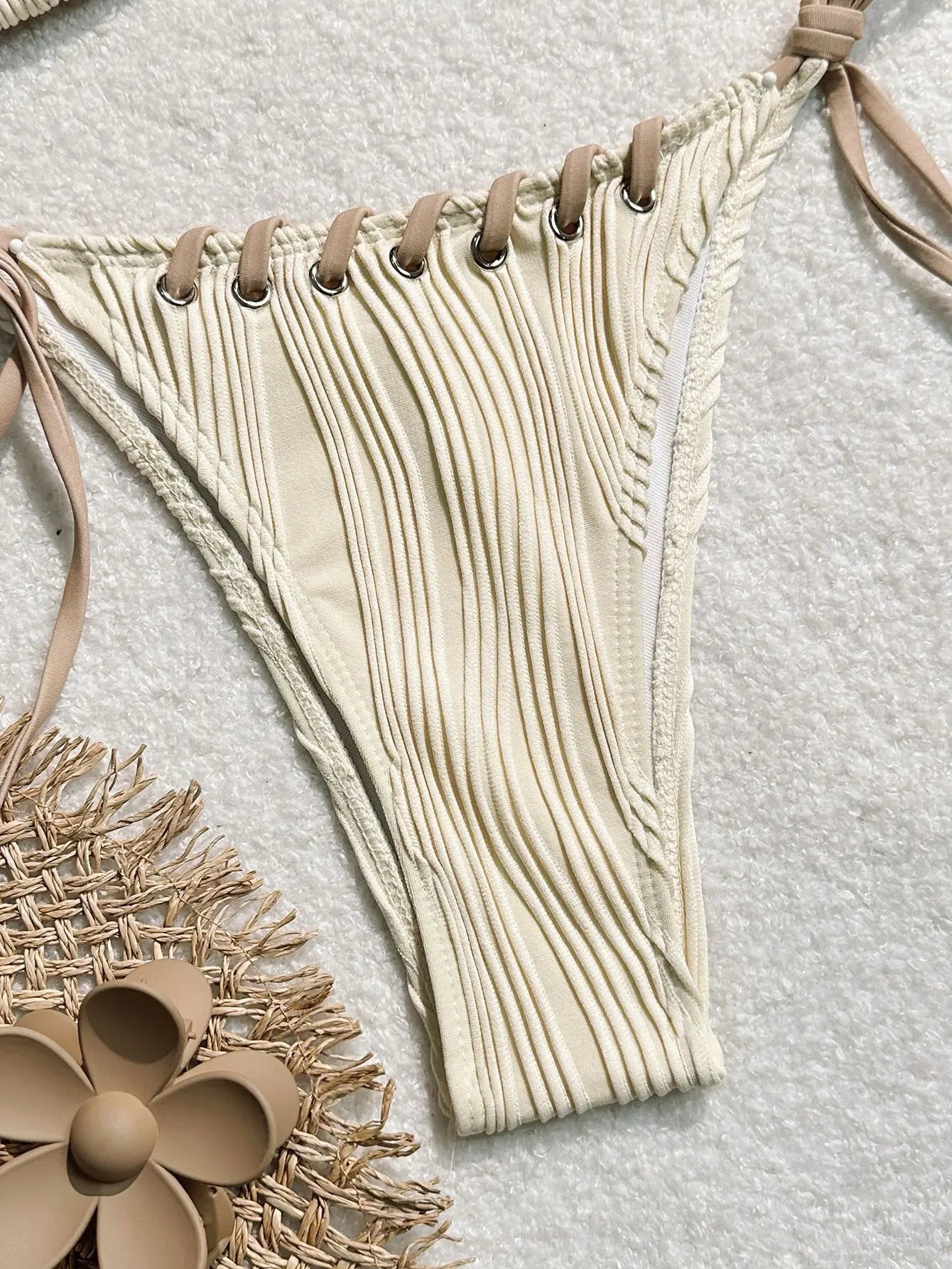 Sommerliches kariertes Bikini-Set mit Push-up-Effekt – verführerische Bademode für den Strand und Pool