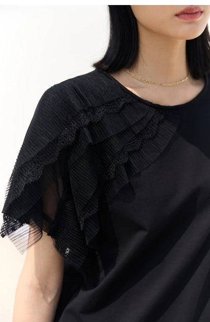 Damen T-Shirt aus mercerisierter Baumwolle im minimalistischen Patchwork-Stil mit Spitze