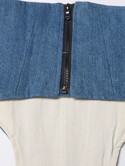 Asymmetrische Damen-Jeans mit hohem Bund und Colorblock-Design – modische Spliced-Denim-Hose für Frauen.