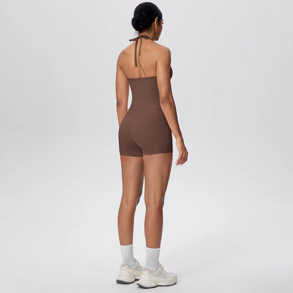 Zweiteiliges Damen-Fitness-Set in Braun, Rückansicht: rückenfreies Top mit Bändchen