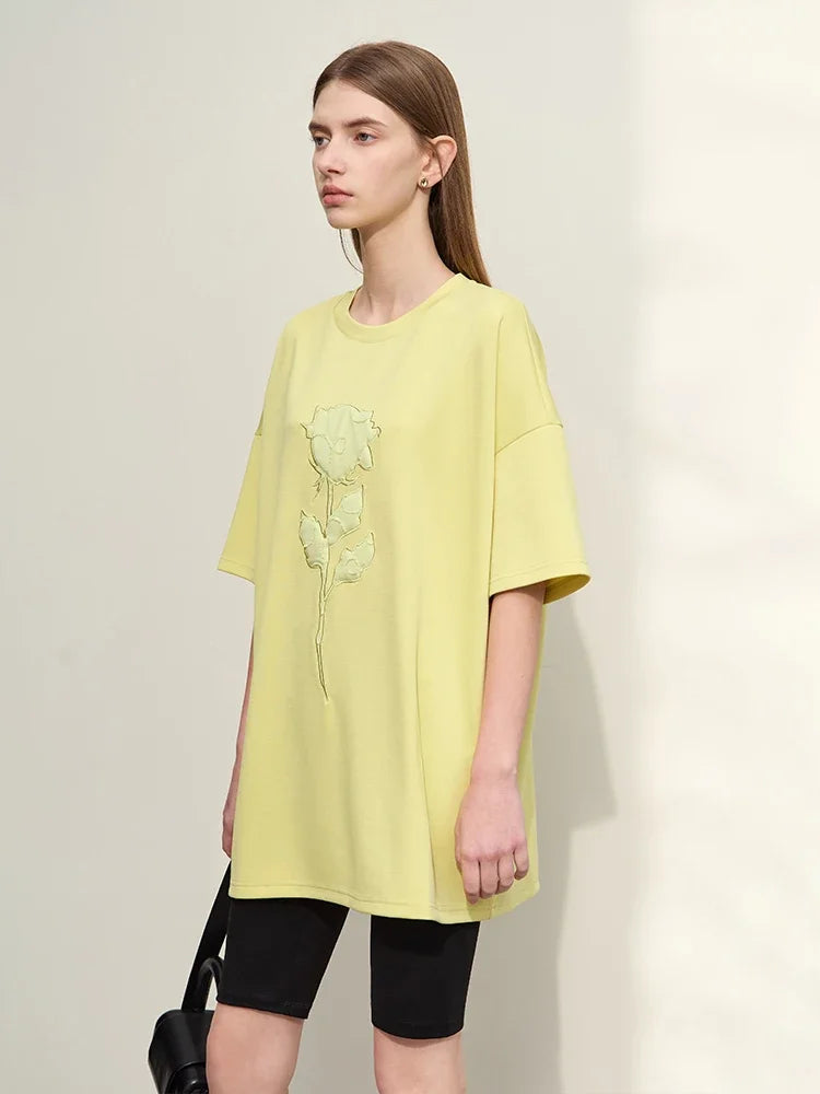 Damen T-Shirts im minimalistischen Stil mit Stickerei und O-Ausschnitt