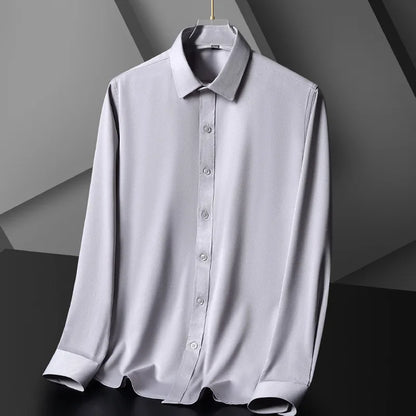 Kurzes Herren-Leinenhemd mit kurzen Ärmeln – ideal für den Sommer und lässige Anlässe.