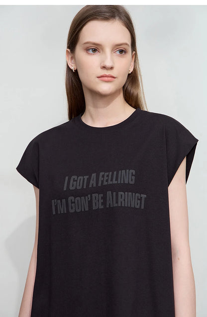 Damen T-Shirt aus Baumwolle mit lässigem O-Ausschnitt und breiten Schultern