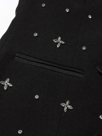Ärmelloses, trägerloses Damen-Tunikakleid mit Patchwork-Falten im minimalistischen Design – modisch und elegant.