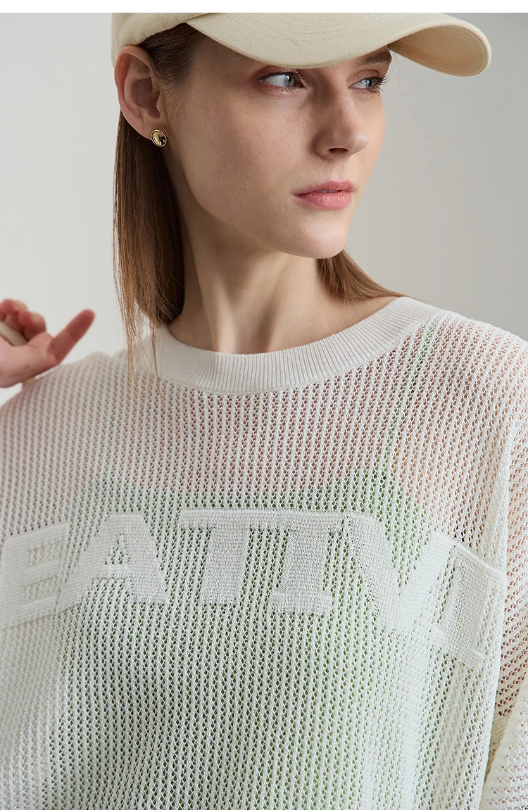 Damen-Strickpullover mit Rundhalsausschnitt und Lochmuster, creme mit Schriftzug
