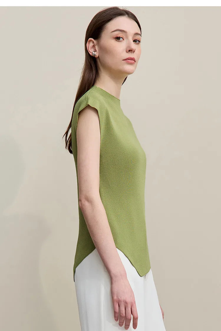 Grünes Damen-Stricktop mit Rundhals, kurzen Ärmeln und asymmetrischem Saum