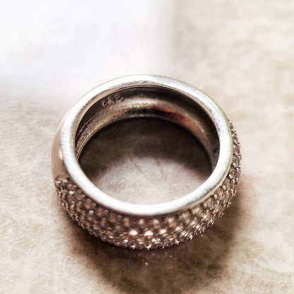 Damen-Ring weißer CZ Pavé Bandring glamourös aus Sterlingsilber