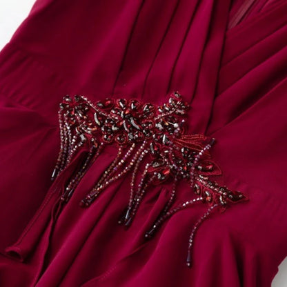 Ärmelloses Damen-Kleid mit V-Ausschnitt und transparentem Patchwork-Design – elegant und figurbetont