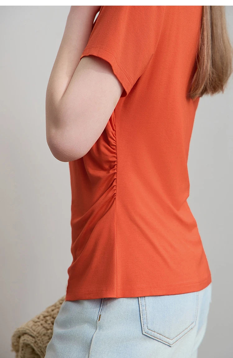 Damen Sommer-T-Shirt im minimalistischen Stil mit schmalem O-Ausschnitt und kurzen Ärmeln