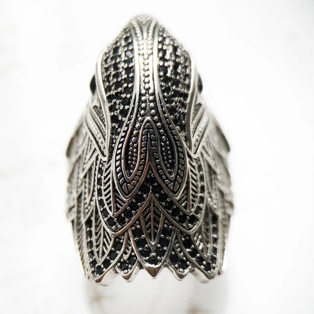 Falkenring aus 925er Sterlingsilber mit filigranen Gravuren und dunkler Innenfläche