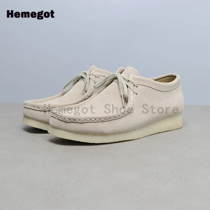 Herren-Sneaker aus Wildleder mit Schnürung, cremefarben, mit dicker, heller Laufsohle