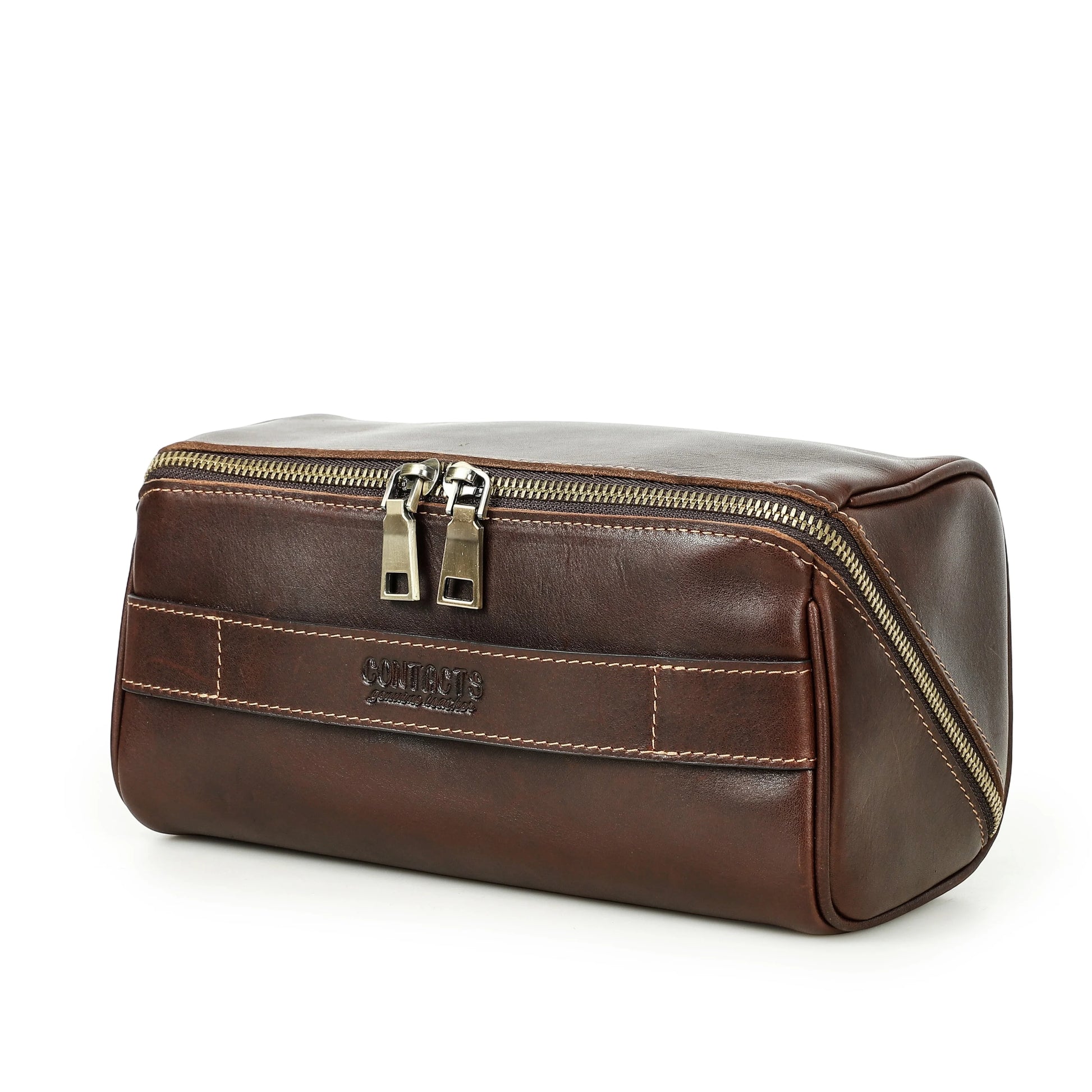 Kaffeebraune Leder-Reisetasche mit Front-Reißverschluss und Metallbeschlägen, 3/4-Ansicht