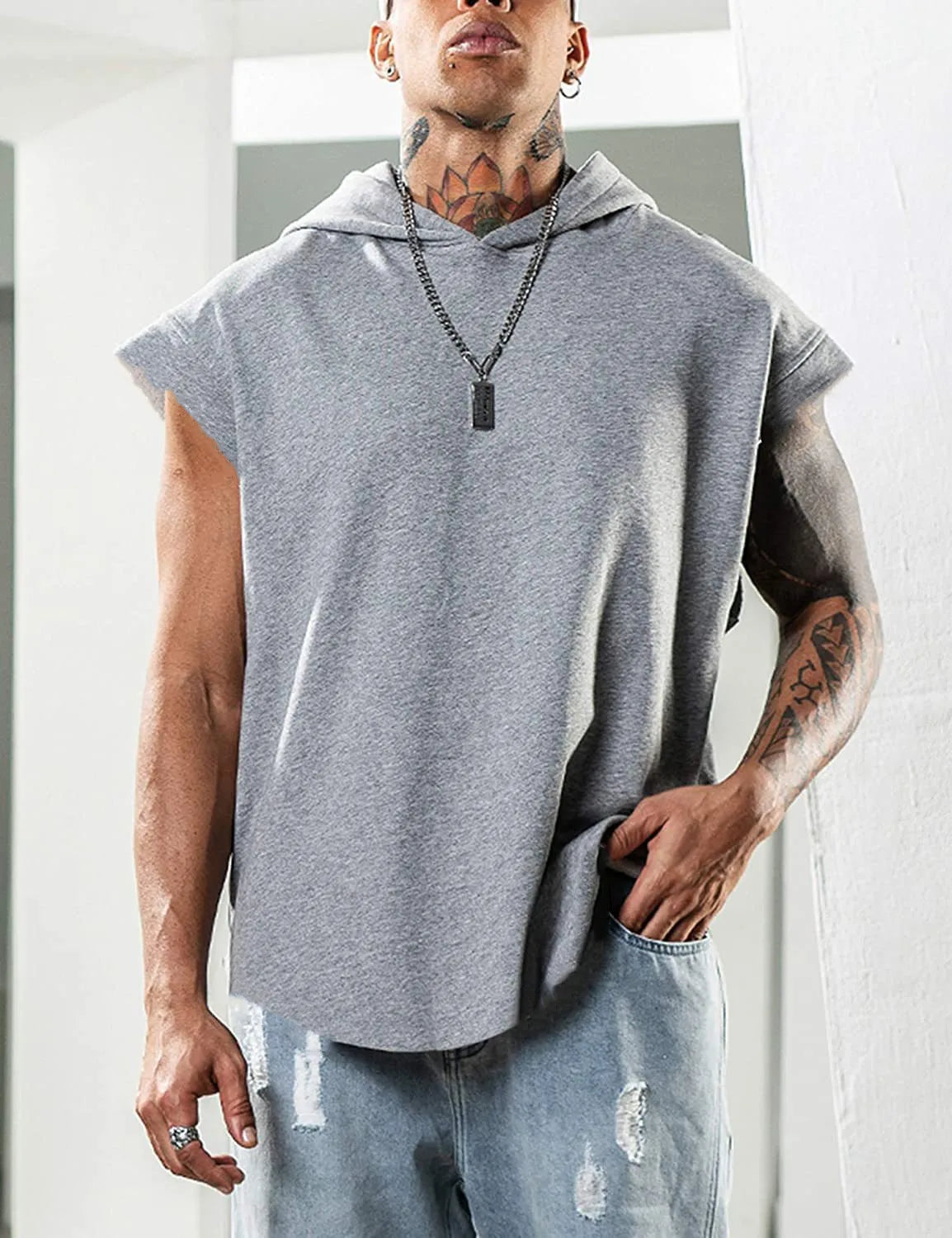 Herren-Fitness-Weste aus Baumwolle mit breiten Trägern und I-Form – ideal für den Sommer.