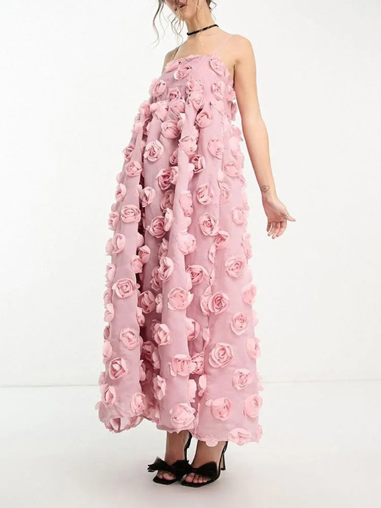 Elegantes Damen-Kleid mit Reverskragen, langen Ärmeln und doppelreihigem Patchwork-Design – figurbetont und stilvoll.