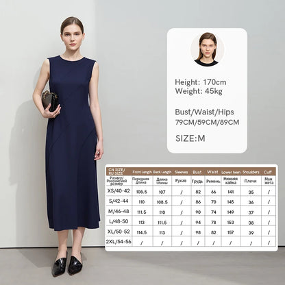 Tailliertes Damen Kleid Mit Schlitz Aus Elastischem Strick