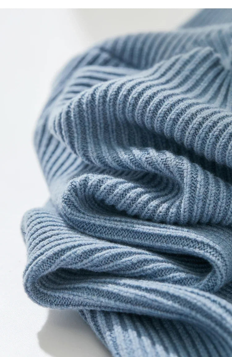 Damen-Wollpullover, hellblau gerippt, gedrehte Ansicht vom Bündchen