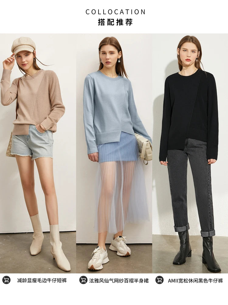 Pullover in Sandbeige, Hellblau und Schwarz, je mit Rundhalsausschnitt