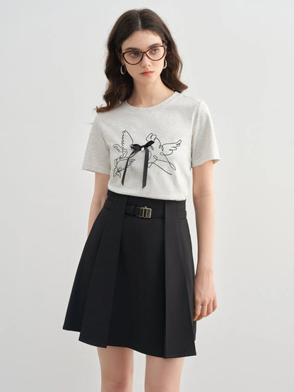 Plus Size Damen T-Shirt mit 3D-Schleife & Vogelmotiv – Sommerliches Kurzarmshirt mit abstraktem Print