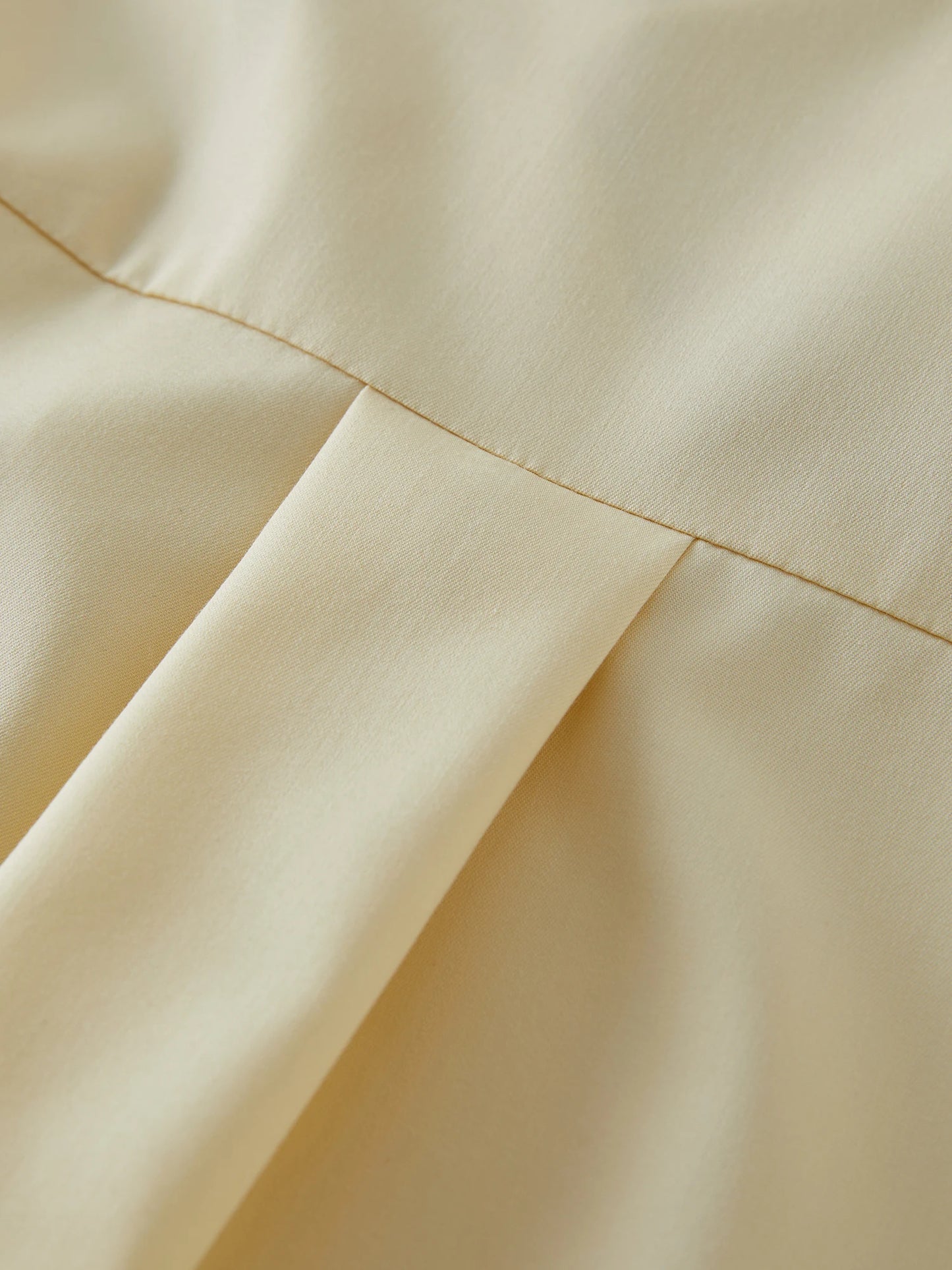 Kurzärmeliges Patchwork-T-Shirt mit Kontrastfarben und Karomuster – modischer Allrounder für den Sommer.