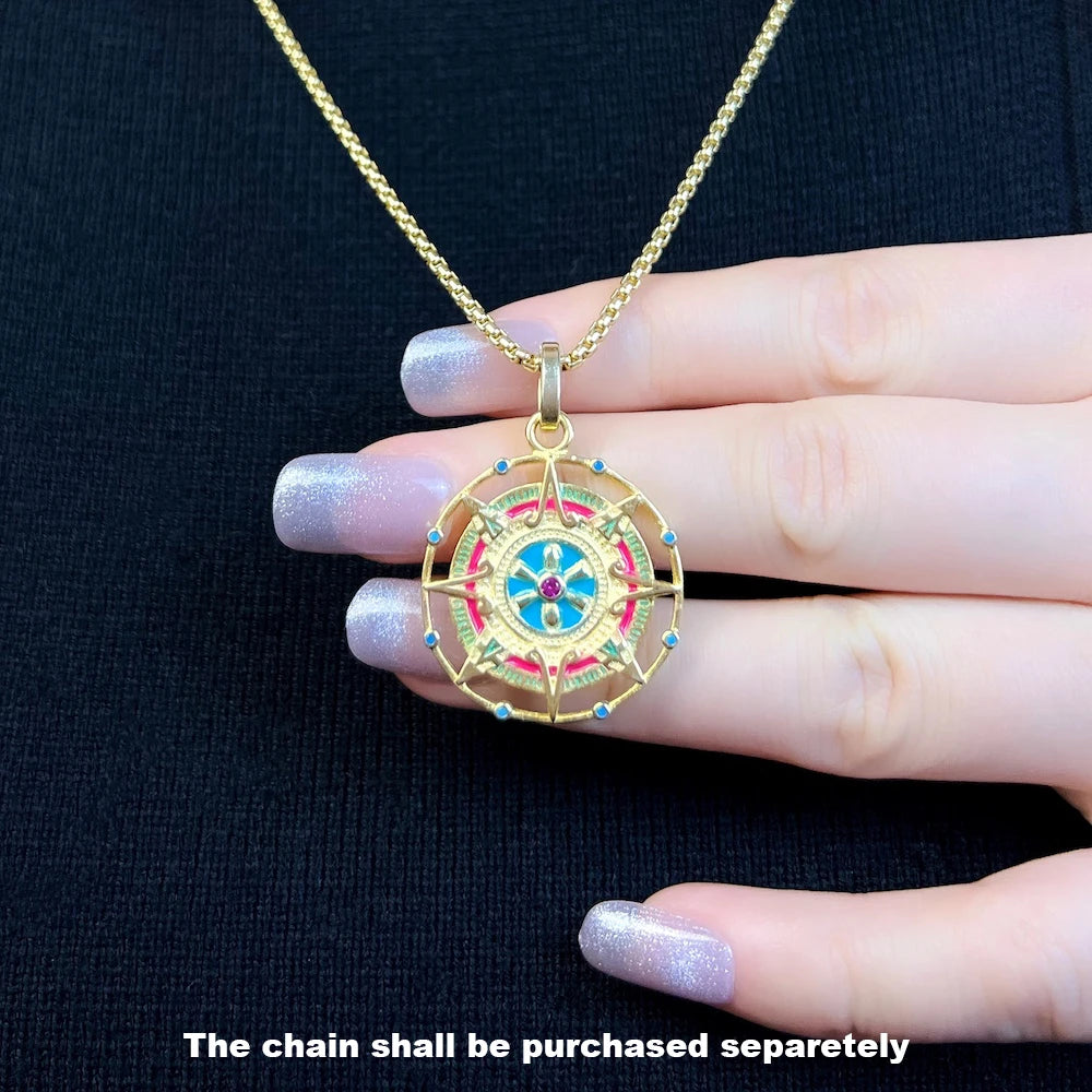 Goldfarbener Kreisanhänger mit buntem Azteken-Motiv an feiner Kette