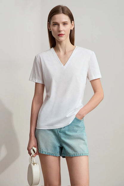 Damen Top im minimalistischen Sommerstil mit einfarbiger Buchstabenstickerei