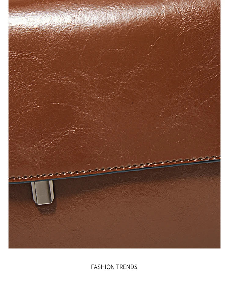 Damen Handtasche aus Spaltleder im Retro-Luxus-Design als Umhängetasche
