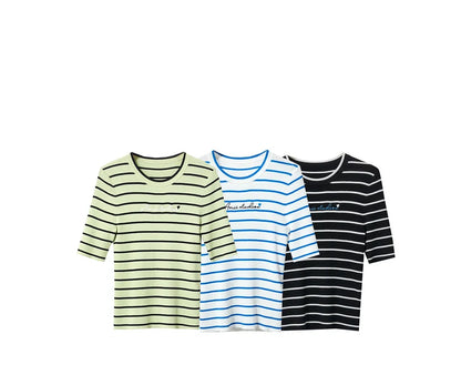 Damen gestreiftes Hemd mit Rundhals und schöner Stickerei für den Sommer