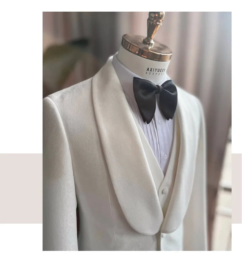 Eleganter Herrenanzug mit braunen Streifen, doppelreihig – ideal für Hochzeiten und festliche Anlässe.