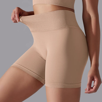 Nahtlose gestrickte Damen-Workout-Shorts, rosébeige, Rückansicht, hoher Bund und Po-Formnaht