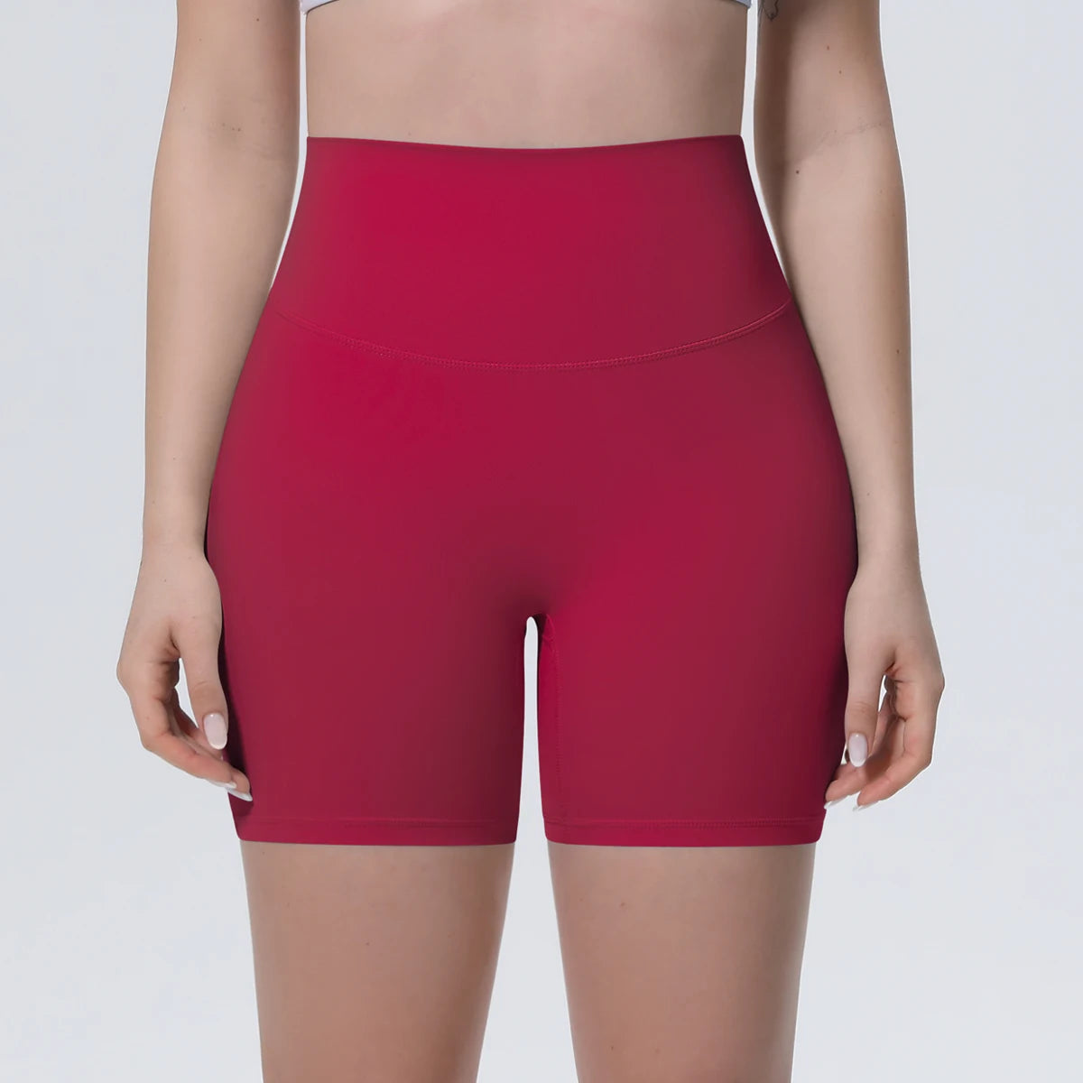 Weinrote Yoga-Shorts mit hohem Bund und schmalen Beinöffnungen