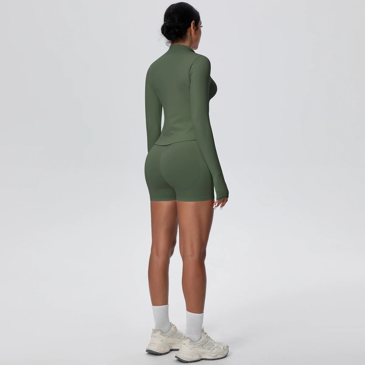 Damen Yoga-Set 3-teilig, olivgrün: Langarmoberteil und Shorts, hinten