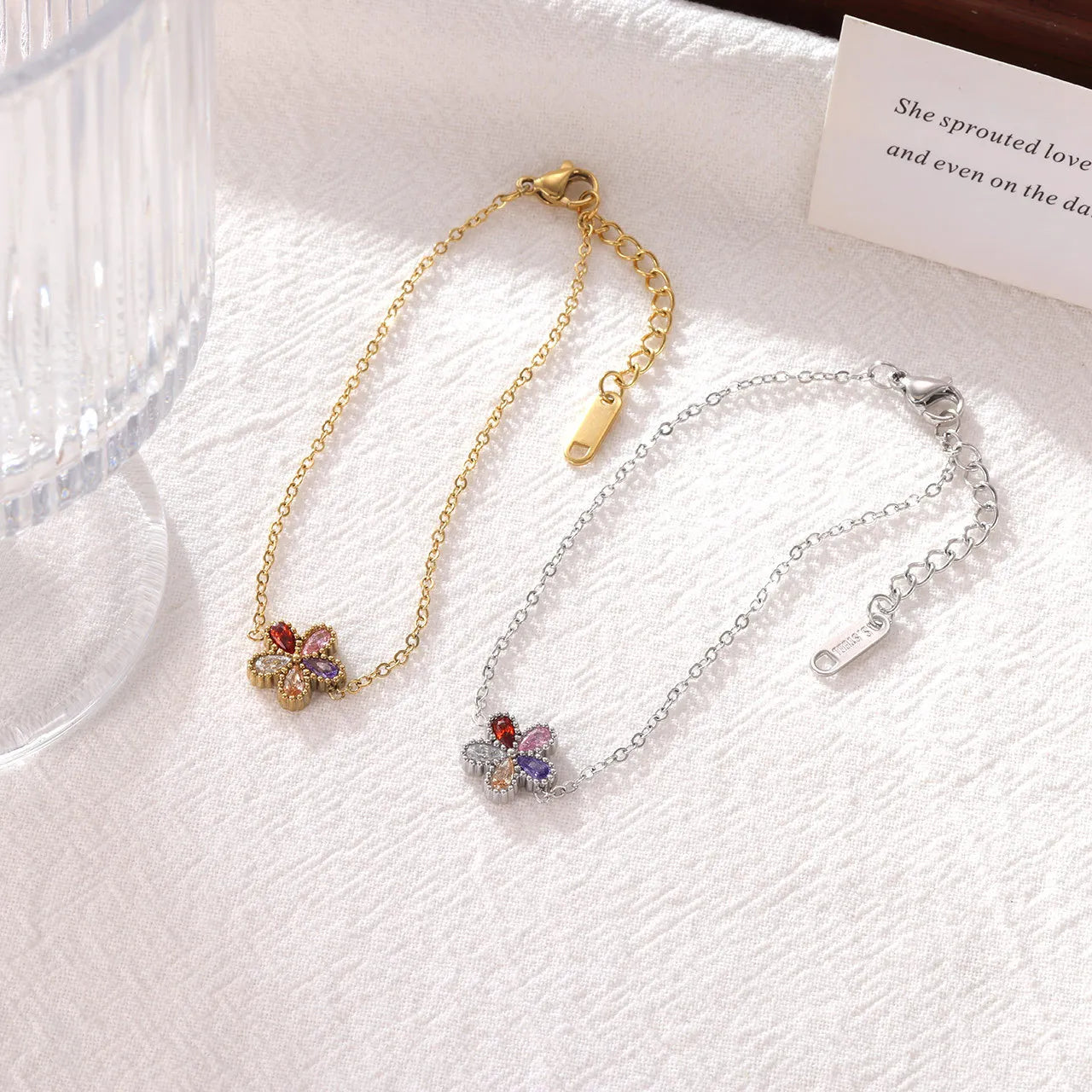 Damen-Armband mit bunten Zirkonia-Blumen aus Edelstahl