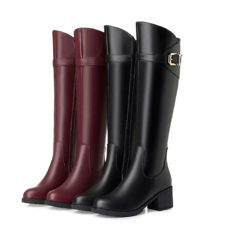 Damenstiefel-Set: bordeaux- und schwarze Stiefel mit Schnalle und Blockabsatz