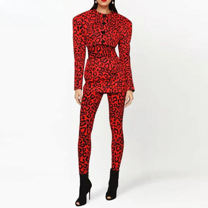 Elegantes ärmelloses Damen-Kleid mit Halterneck und Patchwork-Falten-Design – figurbetont und stilvoll.