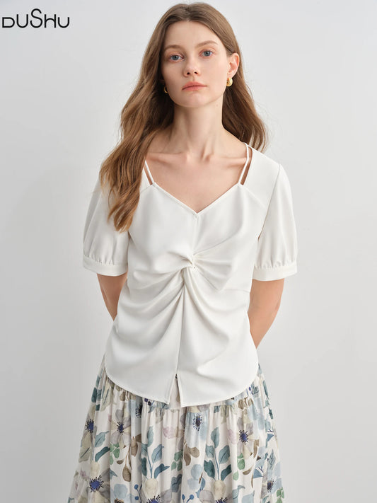 Kurzarm-Stricktop mit Puppenkragen für Damen in Plusgröße – modisch und elegant für den Sommer.
