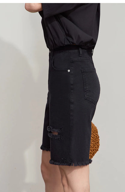 Damen Denim Shorts im minimalistischen Casual-Stil mit Zipper und Loch-Dekoration